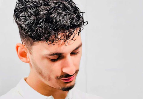 curly-man-hairstyle